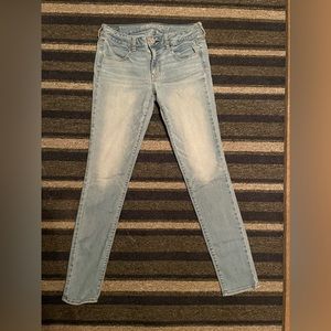 Size 8 long light wash American Eagle jeggings
